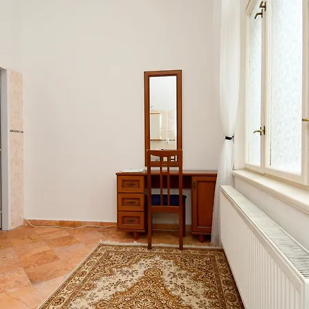 Halkrooms براغ